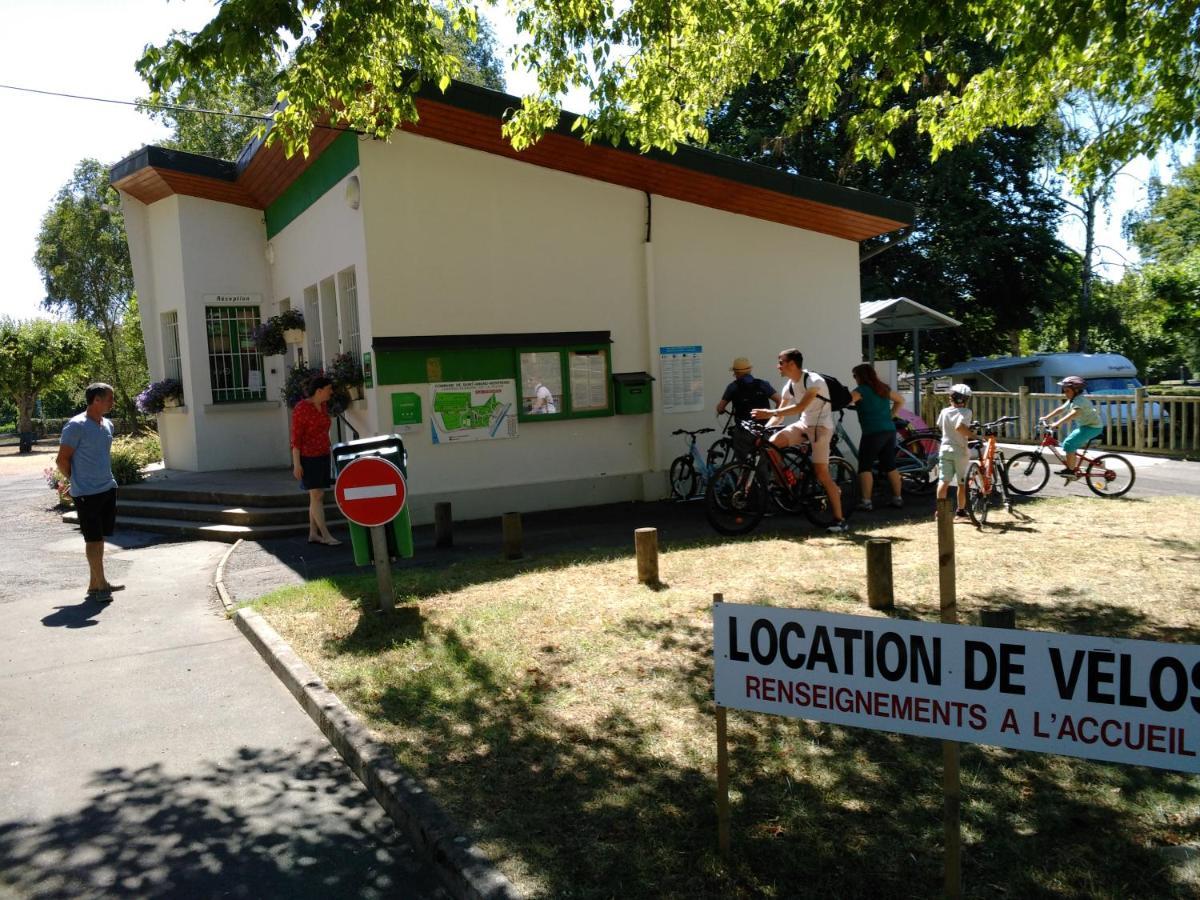 Camping Canal De Berry Saint-Amand-Mont-Rond Exterior foto